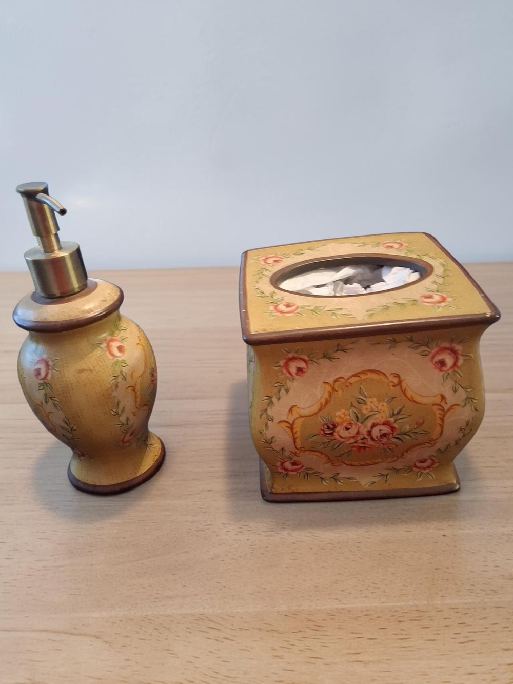 tissue box cover And Soap Dispenser delicate floral Design Home Bathroom Decor